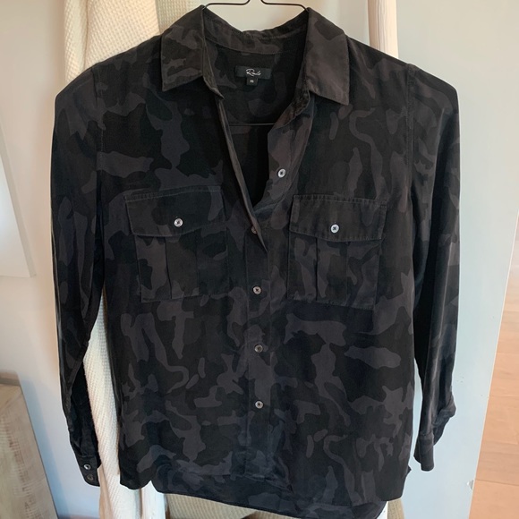 Rails Rhett silk blouse charcoal Camo button down. - Picture 2 of 5